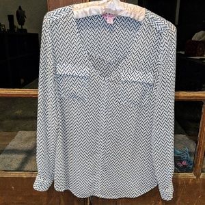 BEIGE BLOUSE WITH BLACK DIAMOND DESIGN